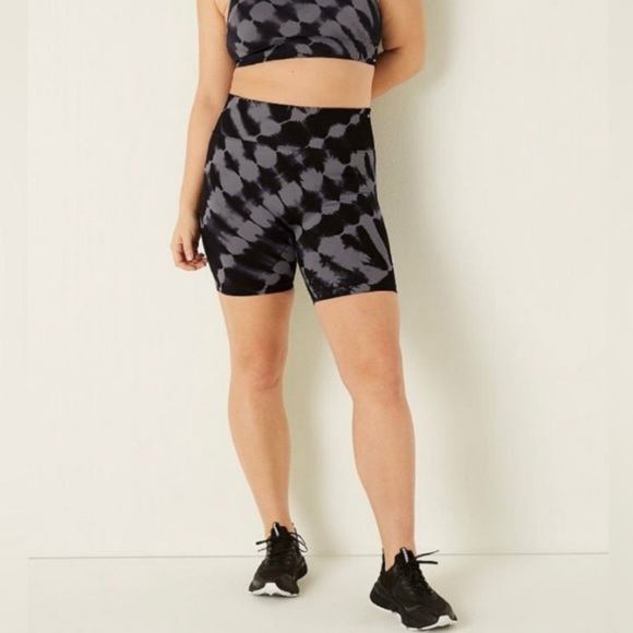 New VS Pink shorts - Picture 2 of 4